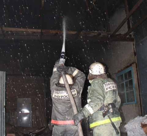 Пожар в цехе по пр.Губкина в Омске Пожар в цехе по пр.Губкина в Омске