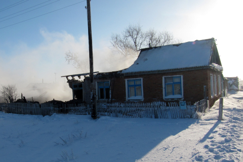 Пожар в селе Алабота в Омской области 11.12.2012